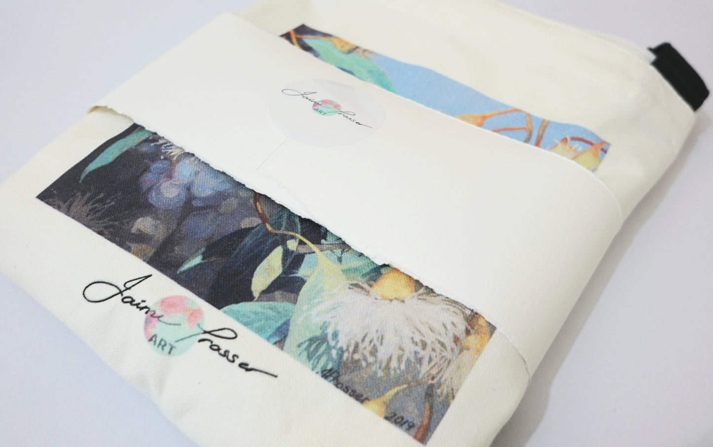 WHITE GUM BLOOMS - ART TOTE BAG