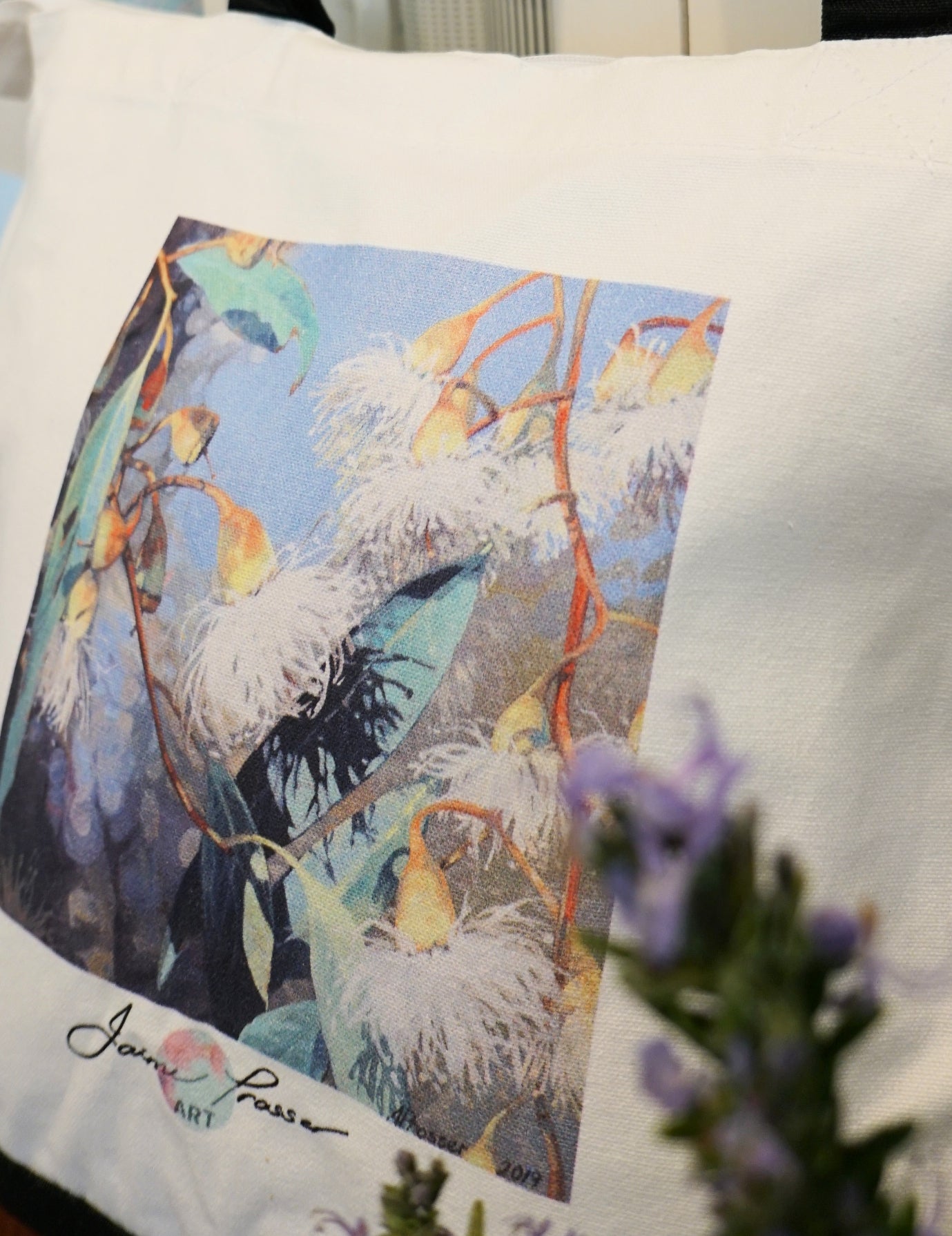 WHITE GUM BLOOMS - ART TOTE BAG