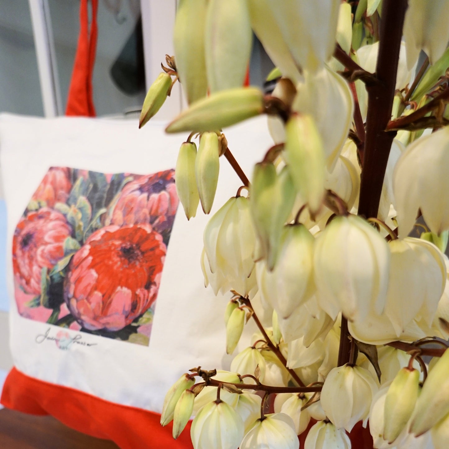PINK & RED PROTEA FLOWERS - ART TOTE BAG
